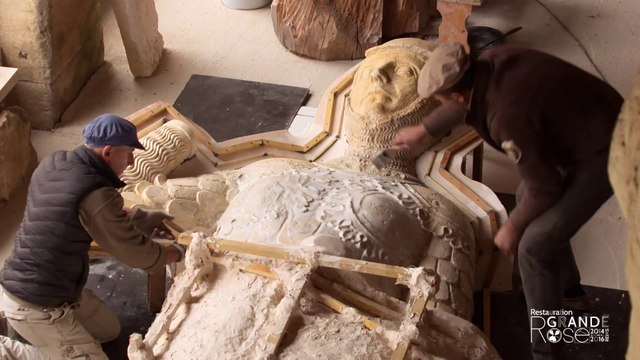 Cathédrale de Reims. Restauration de la grande rose. Episode 4 « Le Goliath sud »