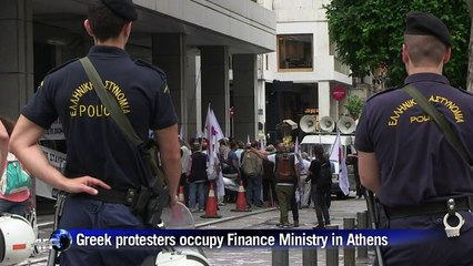 Greek protesters occupy Finance Ministry