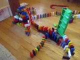 Drew-Tube: Domino Rally with wooden dominos
