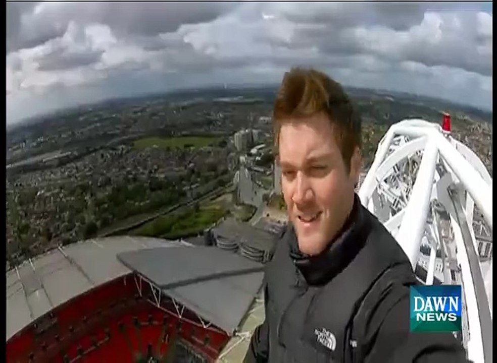 برطانوی نوجوان نے ویمبلے اسٹیڈیم کا 440 فٹ اونچا ٹاور سر کرلیا