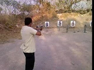 Manu au Fusil à pompe!!!