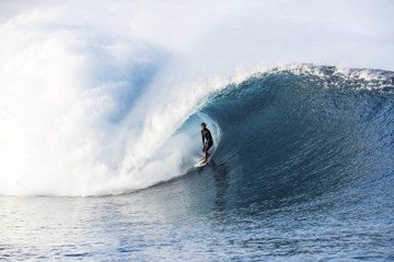 Teahupo'o in the Raw