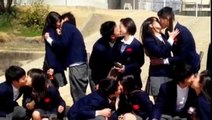 中学生男女8組が制服で集合キス【Twitterで写真出回る】