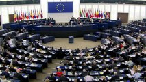 Parlamento Europeu pede saída imediata de Blatter