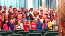 Kindergarten sings!
