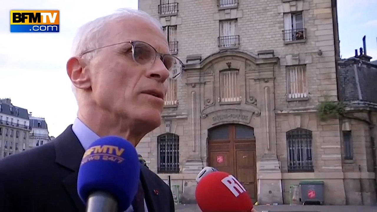 Paris: les migrants du "Bois Dormoy" ont investi une caserne de pompiers abandonnée