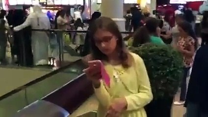 Little Girl Insult A Pakistani Boy In Dubai for Poor English Hahaha Very Funny V