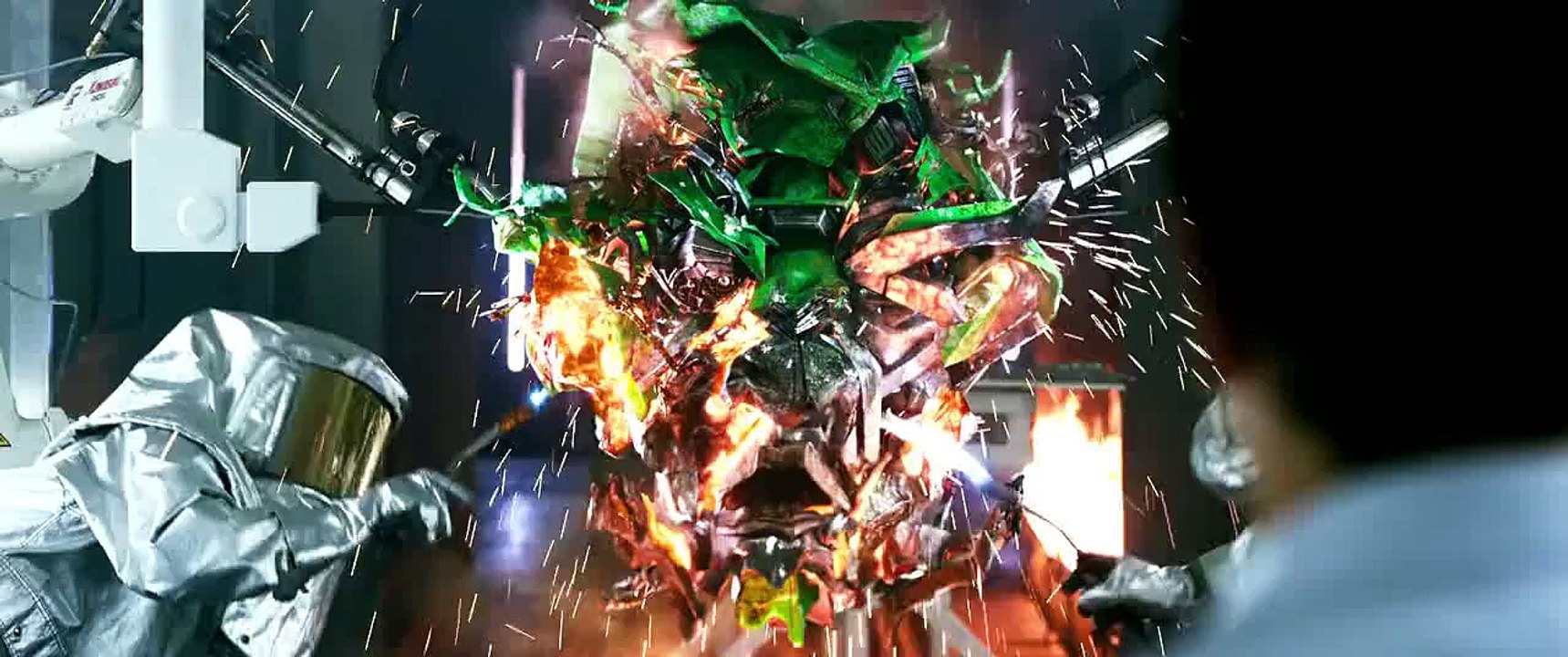 Transformers : Age of Extinction - "Autobots Storm KSI" [HD] Blu-ray Edition