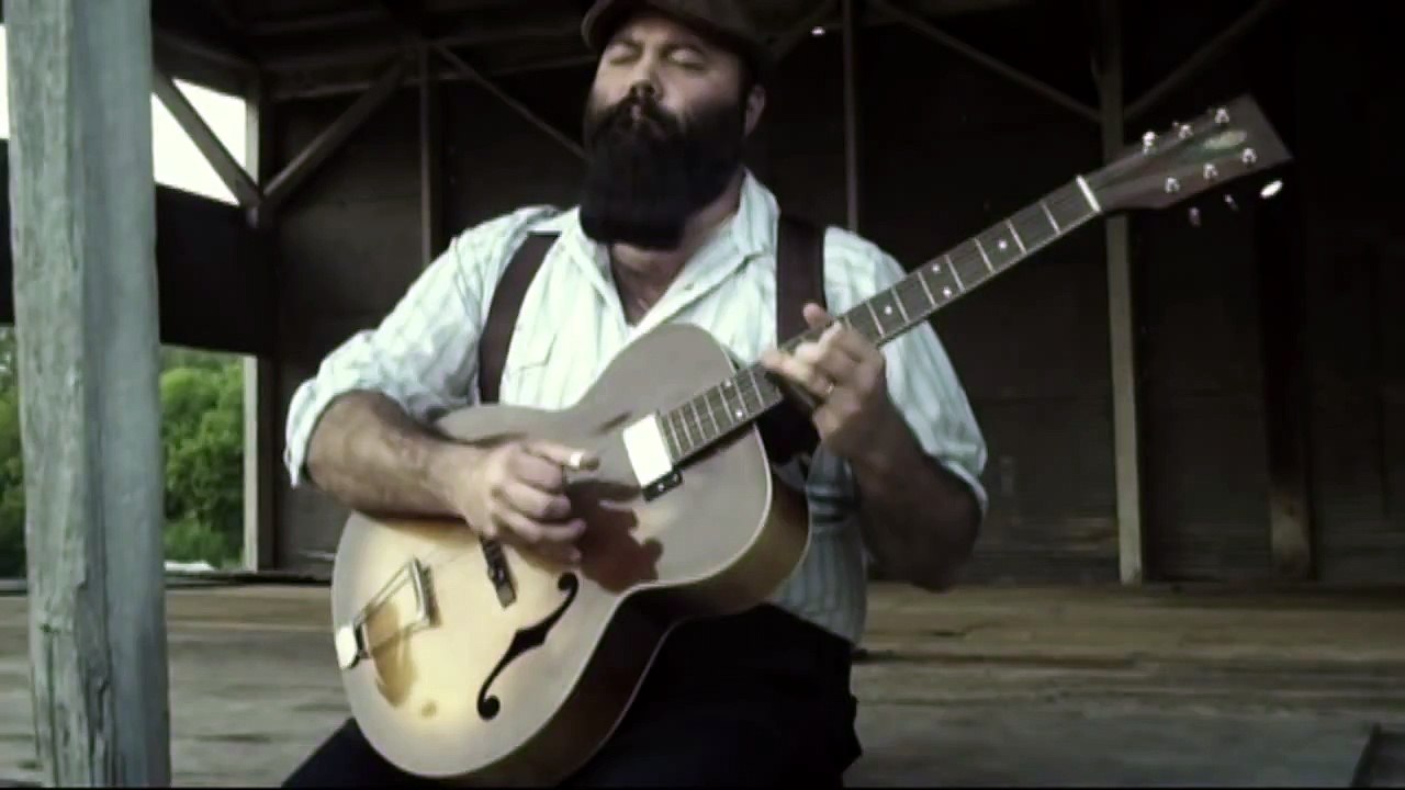 Rev. Peyton plays 'Jesus is a Dying Bed Maker' by Charley Patton at Dockery Plantation ''The Move Makers Band''