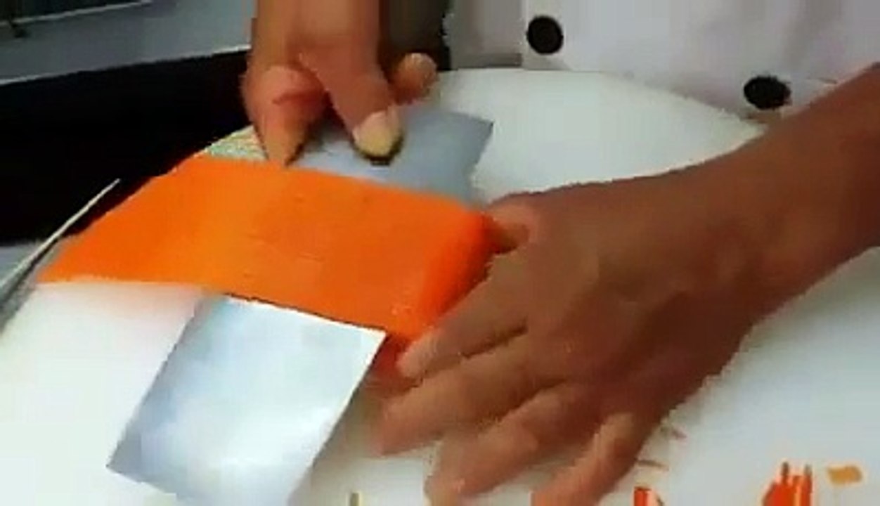 You Wont Believe What This Guy Does With a Knife! Viral Videos