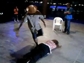 DANÇA DA BONECA DE PANO