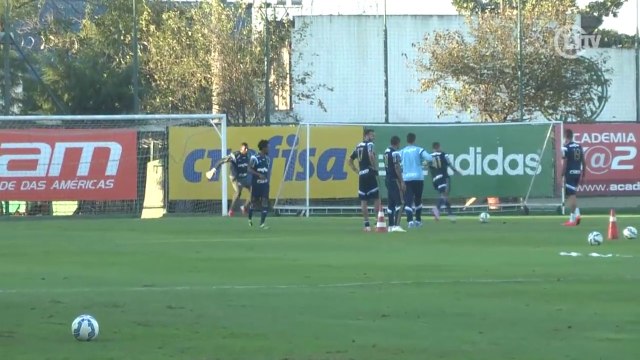 Palmeirenses mostram boa pontaria e fazem golaços em treino