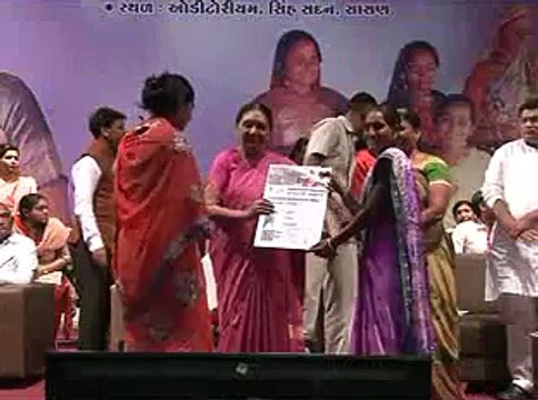 Gir Somnath Sasan Neshana kit distribution to needy by Gujarat CM