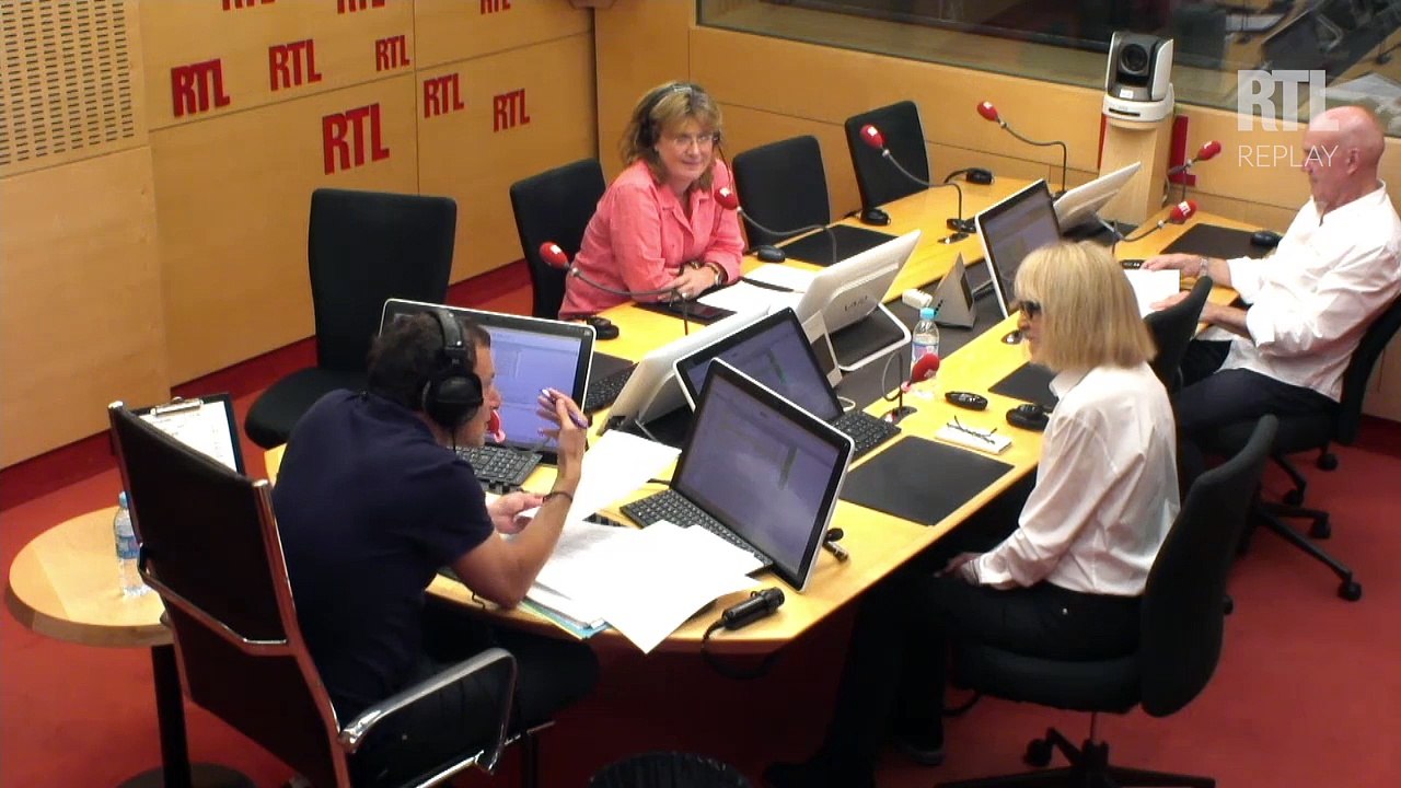 Mireille Darc invitée de "RTL Soir" le 11 juin 2015