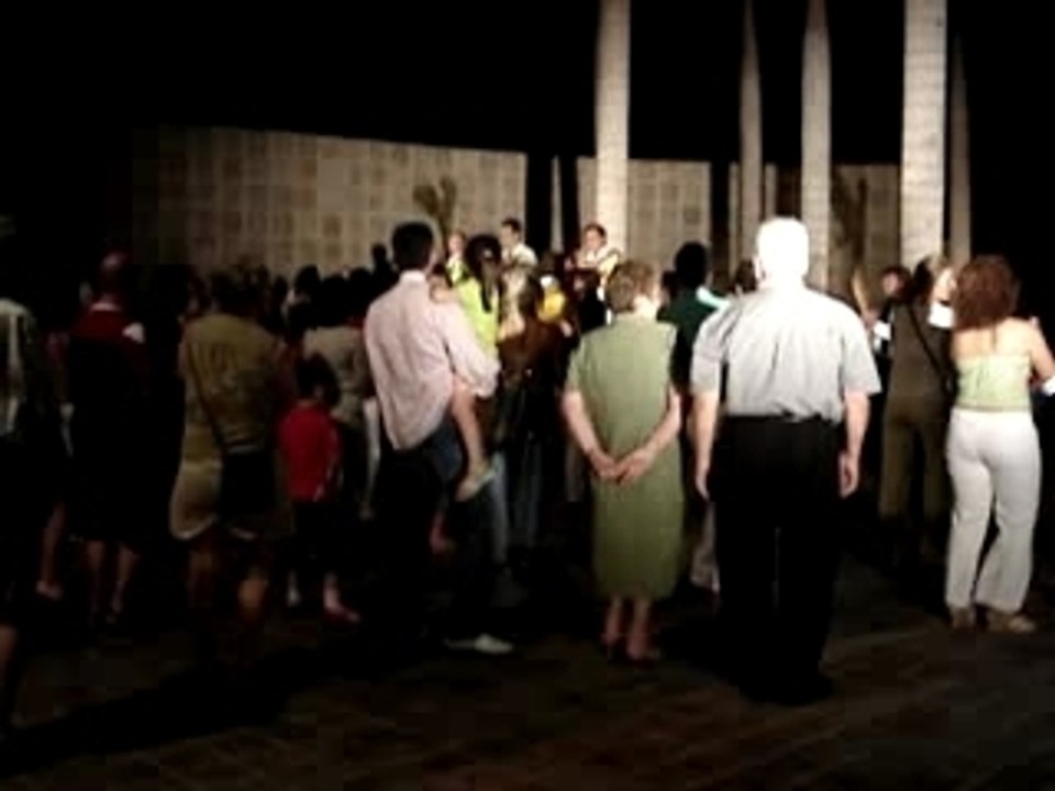 Crazy signs Cancun 2