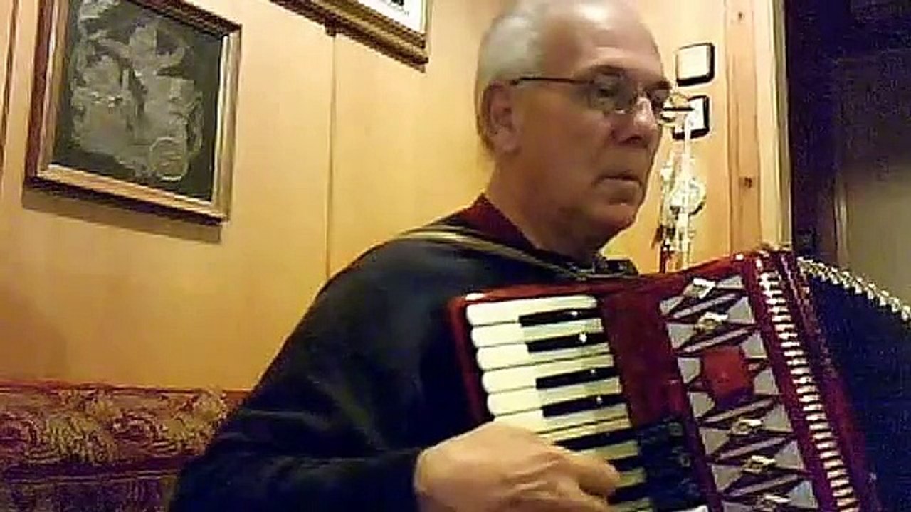 BESAME MUCHO ΦΙΛΑ ΜΕ ΞΑΝΑ CONSUELO VELAZQUEZ 1916-2005