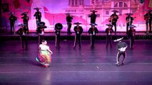 Ballet Folklorico Mexicano en Navidad en Mexico De Carlos Moreno
