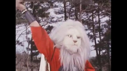 ライオン飛行斬り！