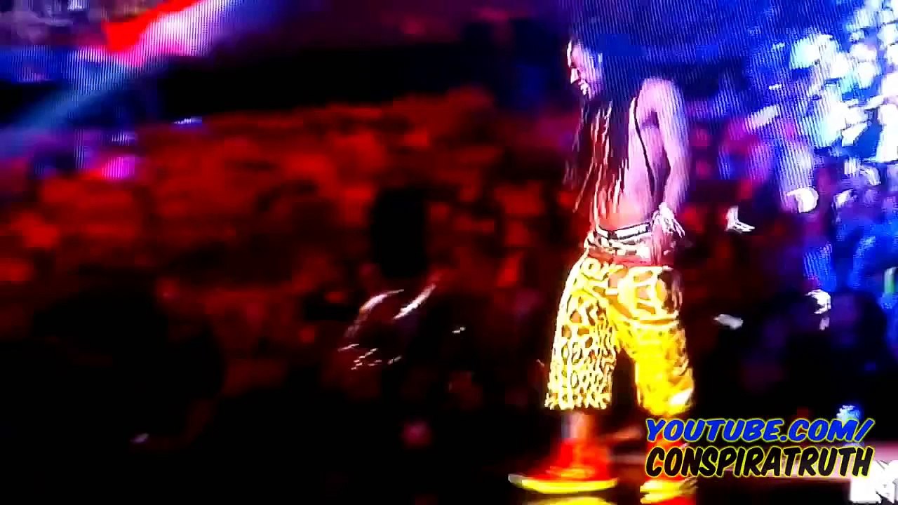 Scary iLLuminati Lil Wayne's Face on Live Show... Reptilian Morphing or What ?
