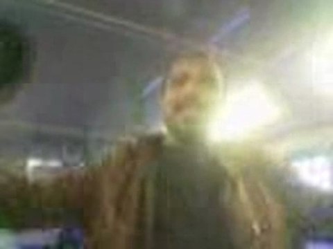 Campagne pour Le Pen a Sarcelles mdr lol