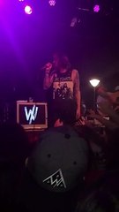 Sleeping With Sirens - Iris (live)
