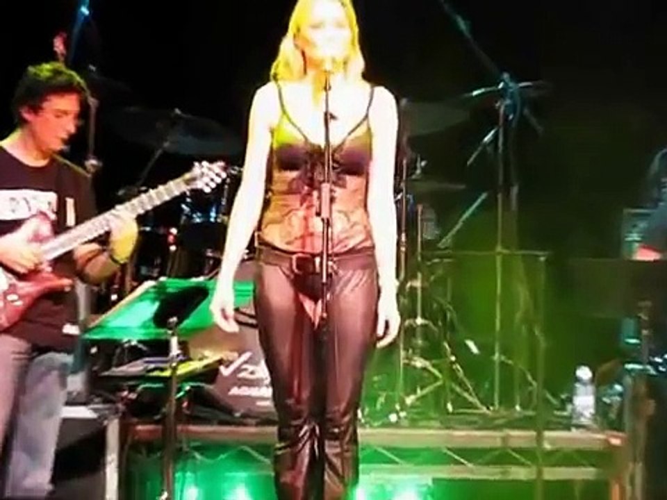 Lucy Lawless London - Hallelujah