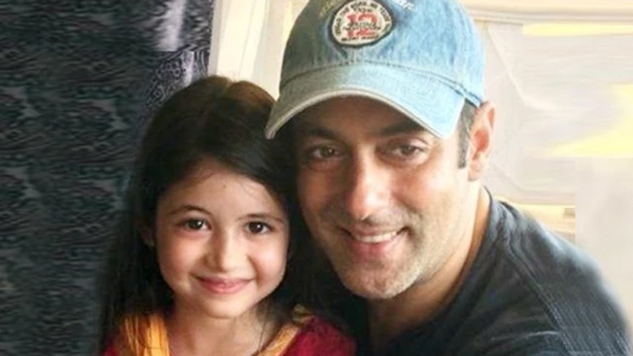 Salman Khan's Selfie With 'Bajrangi Bhaijaan' Co-Star Harshaali Malhotra Goes Viral