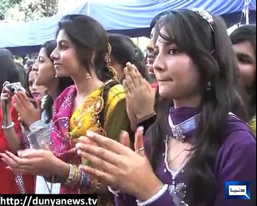 Dunya News-10-03-2012-Spring Festival in Punjab College Lahore