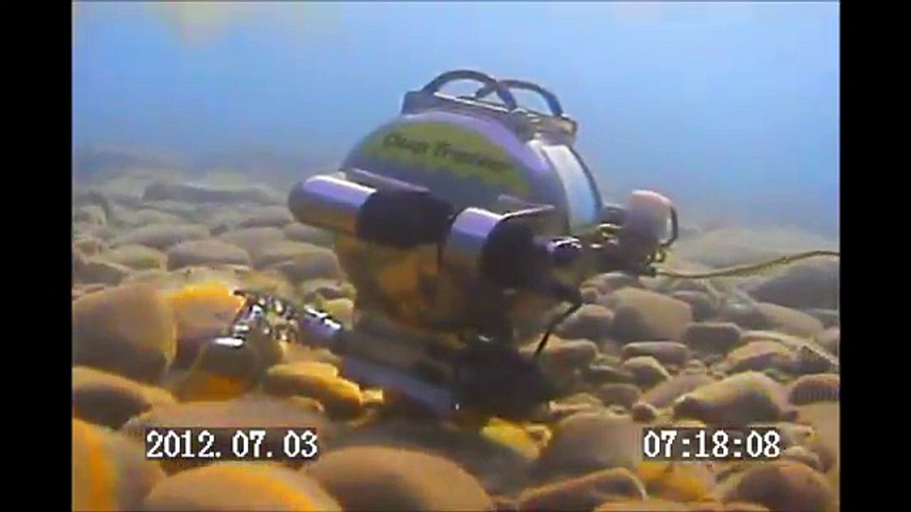 ROV with Arm- Grab Objects - Deep Trekker Grabber