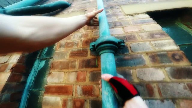 Mirror’s Edge Catalyst en réel avec des freerunners pro