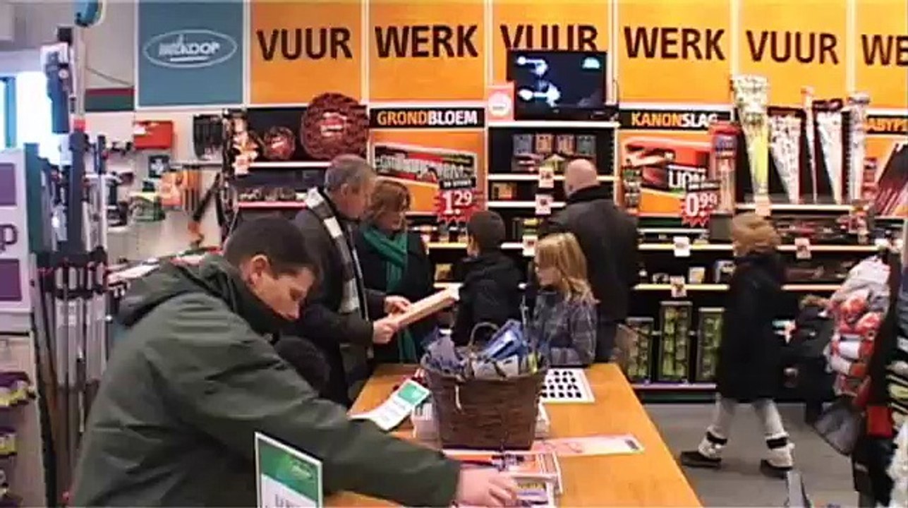 Vuurwerk met kofferbakken vol ingeslagen
