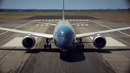 Pour un show aérien, ce boeing décolle à la verticale