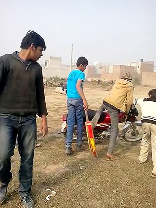 Funny Pakistani video