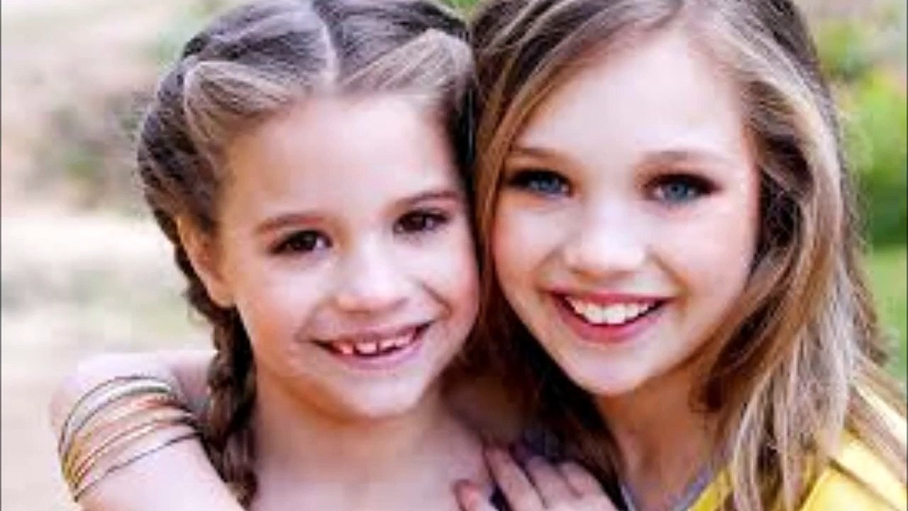 Maddie and Mackenzie Ziegler