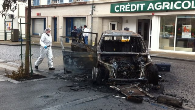 Casse nocturne à la voiture bélier