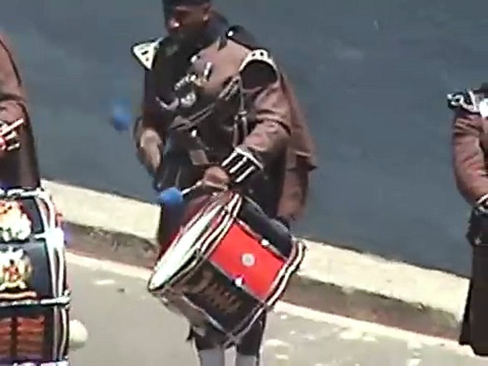 Scottish National Anthem - Flower of Scotland 79ths Farewell to Gibraltar -by  Gibraltar Bagpipers