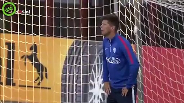 Jetro Willems amazing backheel penalty vs Huntelaar