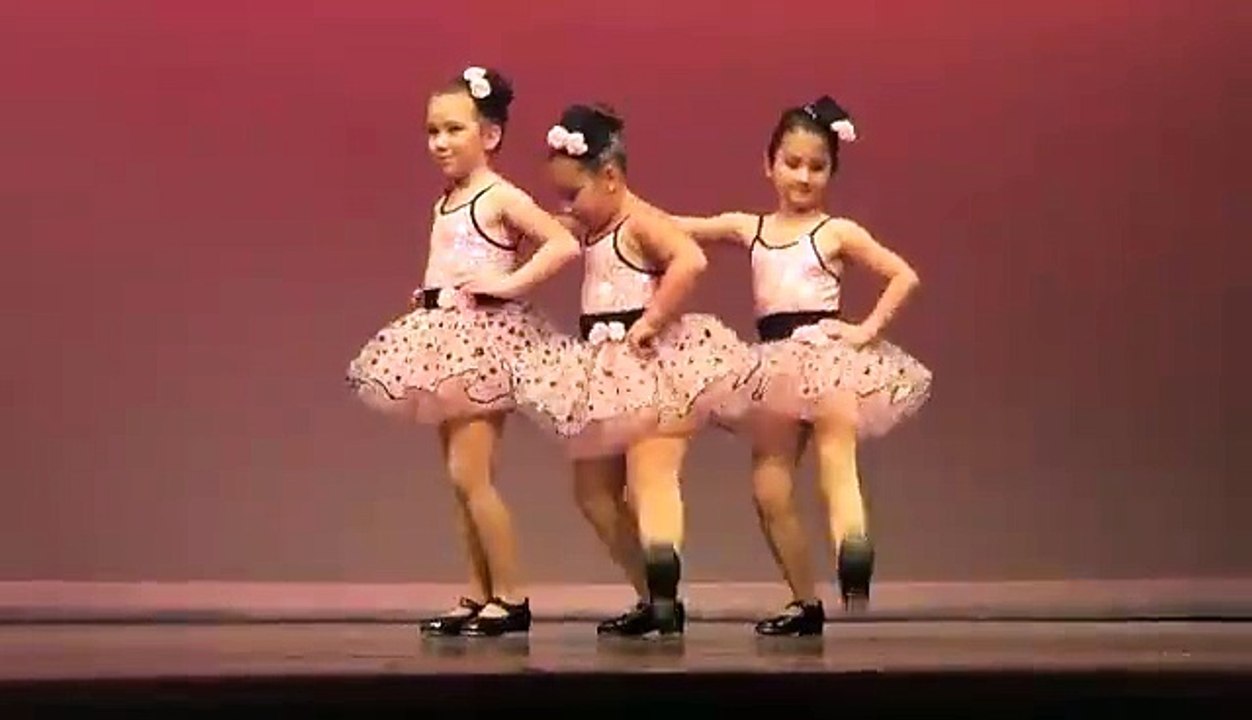 Un fillette fait le show sur Respect d'Aretha Franklin