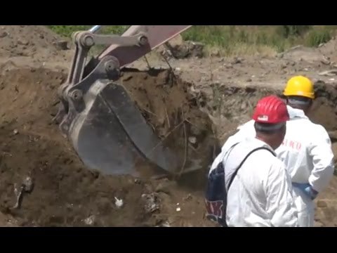 Casal di Principe (CE) - Scavi a Masseria Simeone, trovati fanghi industriali (11.06.15)