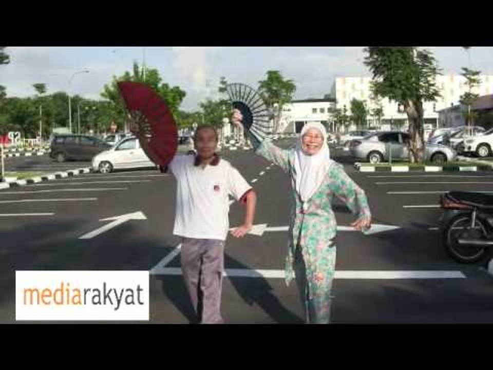 Kak Wan Menari Tarian Kipas