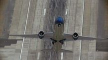 Décollage vertical du Boeing Dreamliner 787-9 lors de son vol d’essai