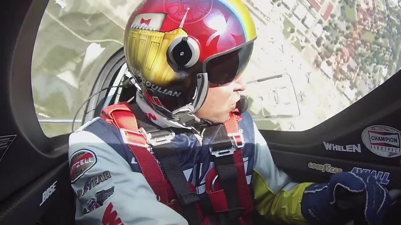 Michael Goulian, Airshow and Red Bull Air Race Pilot