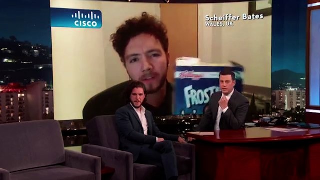 Game of thrones : Jon Snow face à... des imitations de lui-même lisant une boîte de céréales
