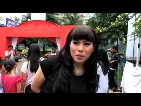 Bagi Anya Dwinov Lebih Repot Urus Anjing daripada Urus Anak