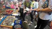 Noryangjin Fish Market in Seoul (Live Octopus Eating)