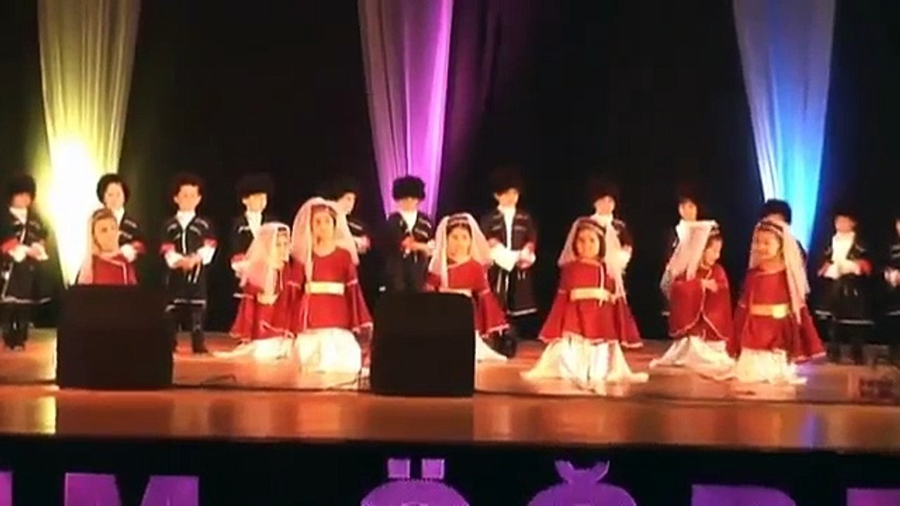 K.F.K. İLKÖĞRETİM OKULU YILSONU GÖSTERİSİ 2011-KAFKAS HALK OYUNU