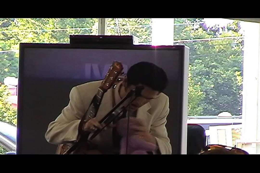 Dean Z sings 'Teddy Bear' Elvis Week 2004