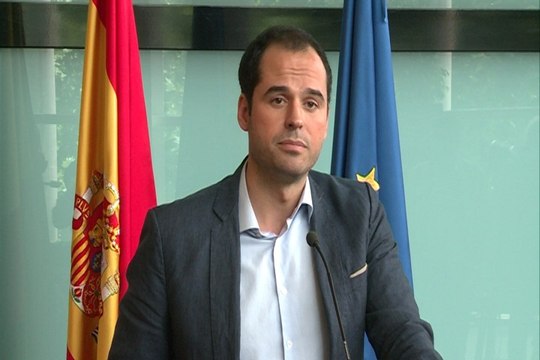 Aguado anuncia acuerdo sobre corrupción con Cifuentes