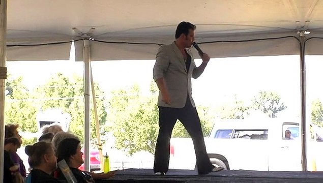 Franz Goovaerts sings 'If I Can Dream' Elvis Week 2011