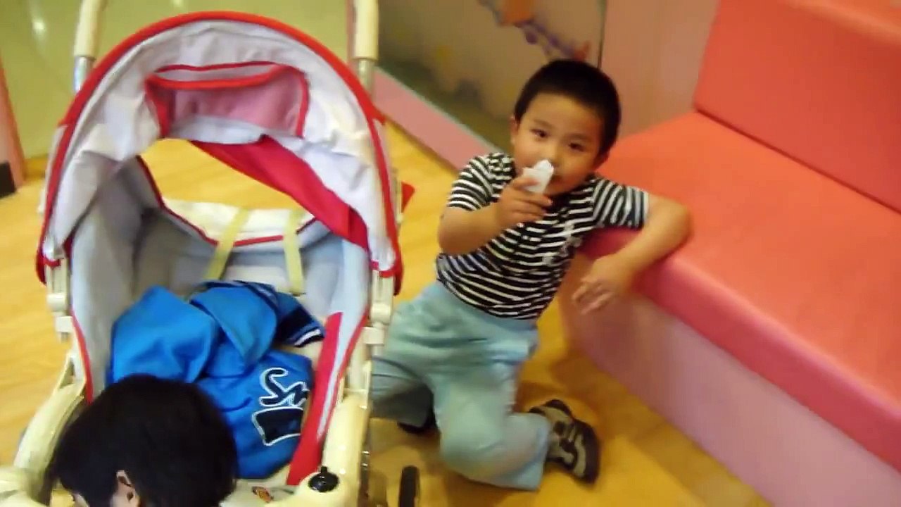 恐怖小孩、破壞王之 hank抽血檢查